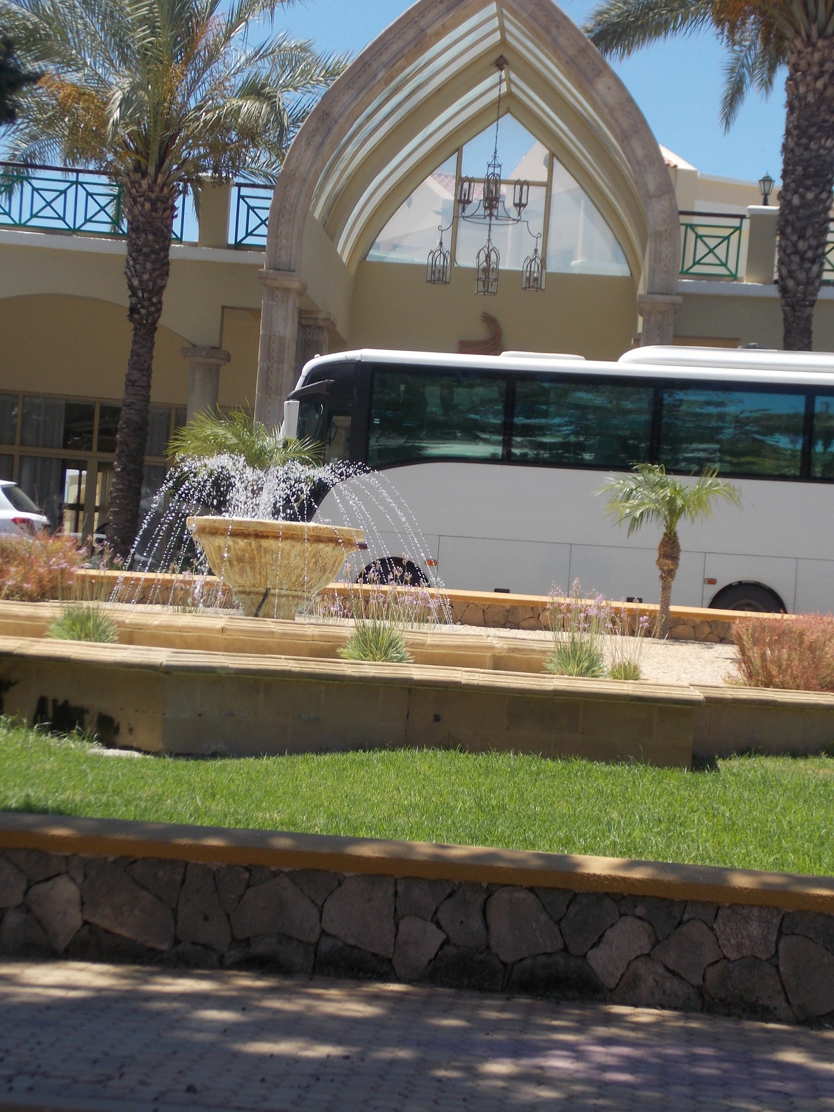 Клумбы в вашем дворе - просто, быстро и очень красиво! Канада Грин!