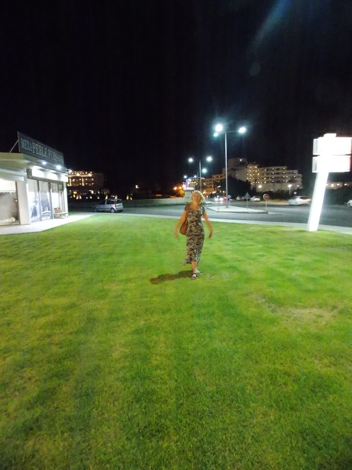 Клумбы в вашем дворе - просто, быстро и очень красиво! Канада Грин!