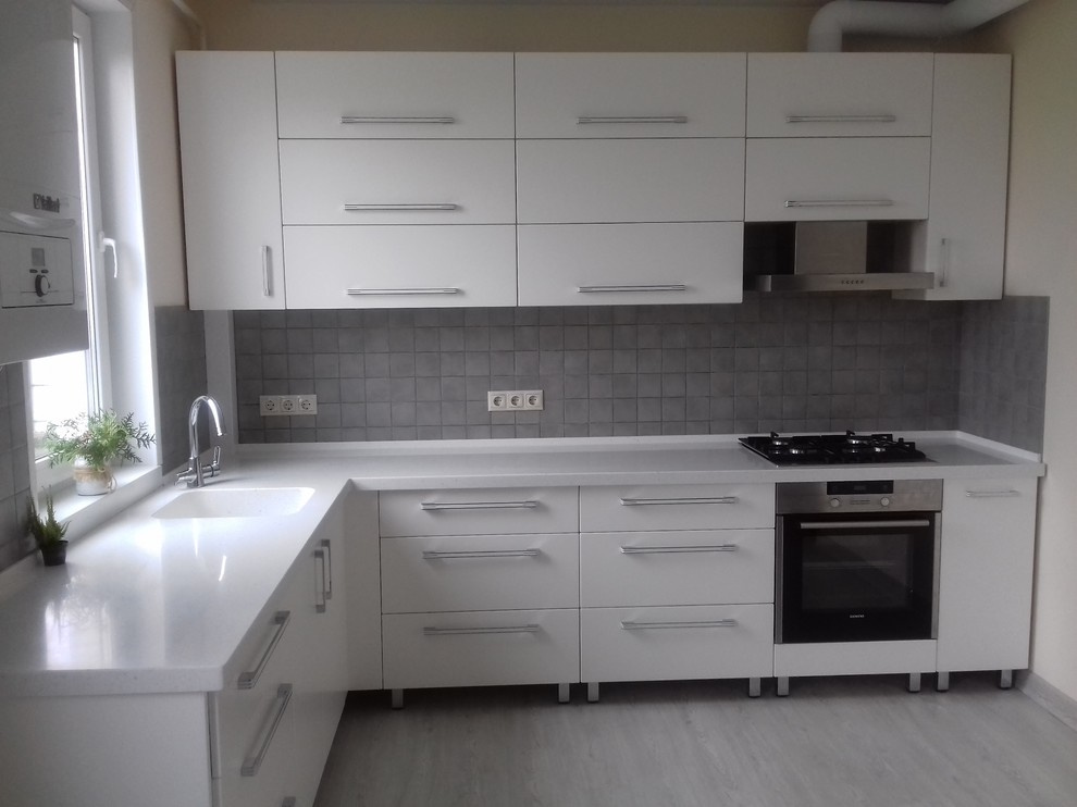 Белая кухня.