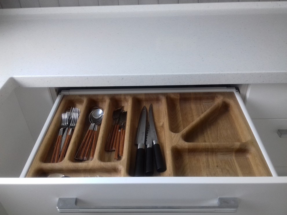 Белая кухня.