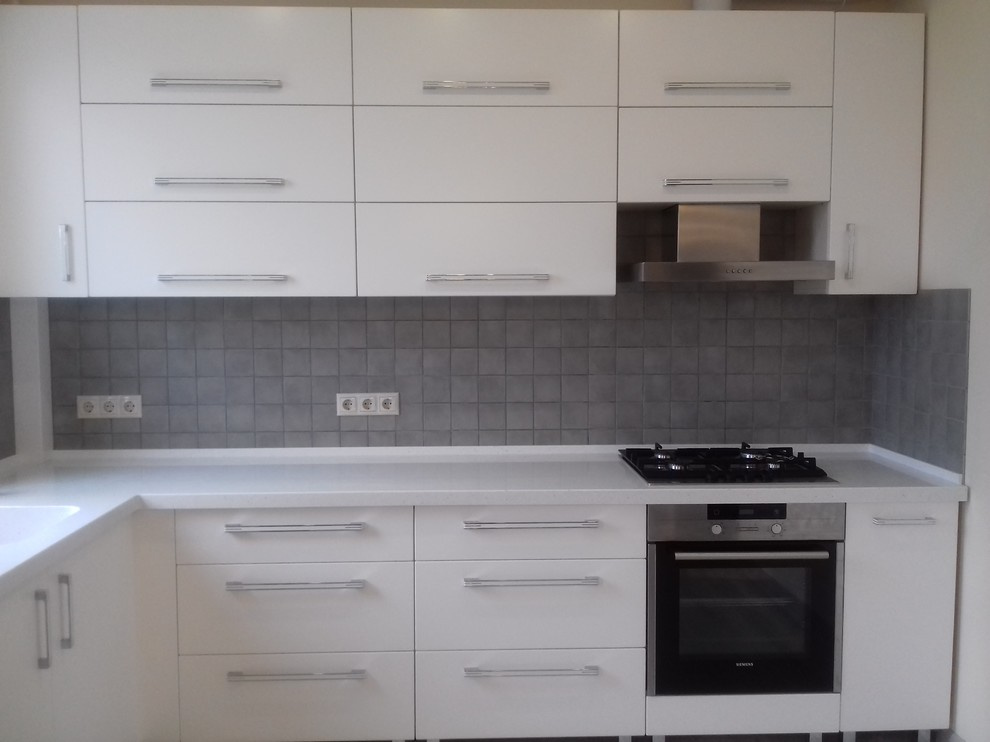 Белая кухня.