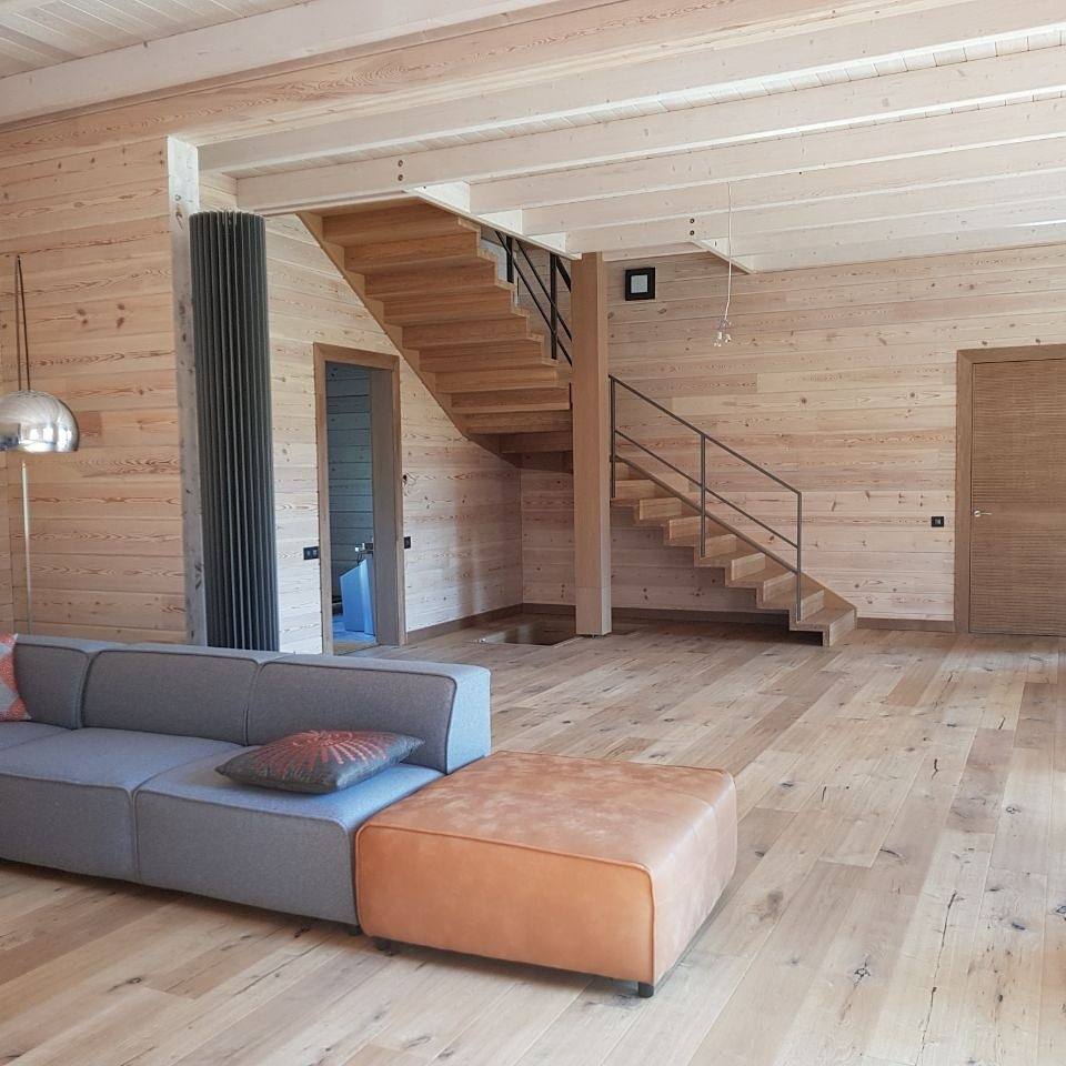 Деревянная  лестница