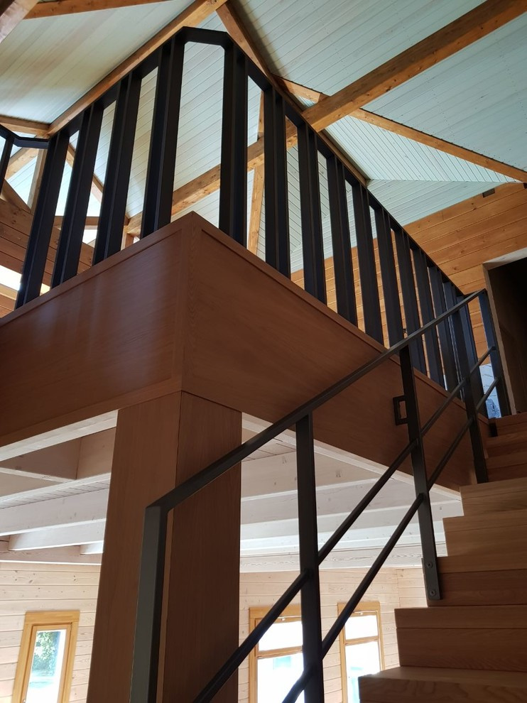 Деревянная  лестница