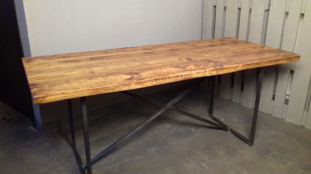 Столы из старинной сосны