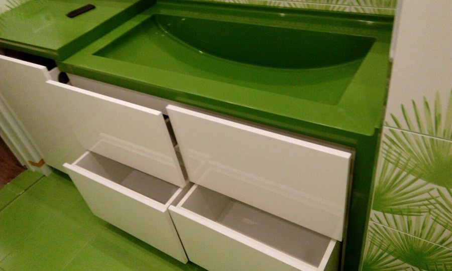 Мебель для ванной с интегрированной раковиной