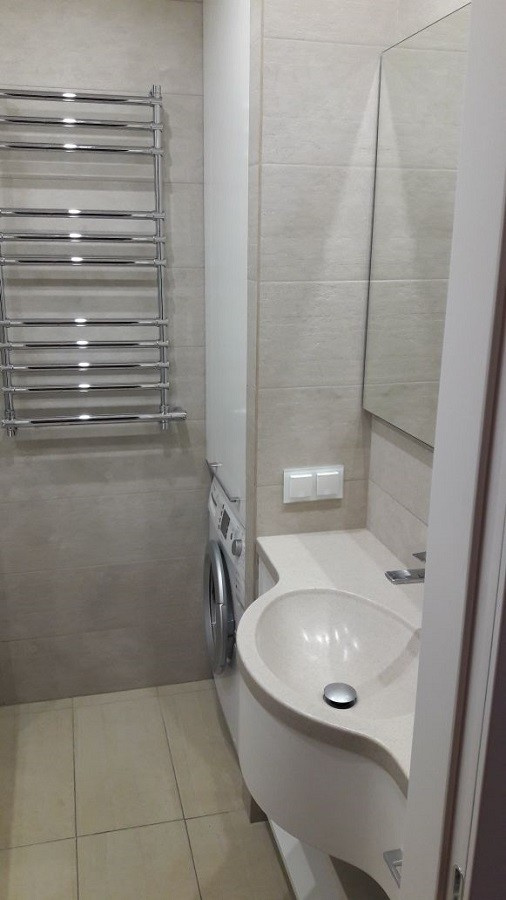 Тумба в ванную с гнутым фасадом