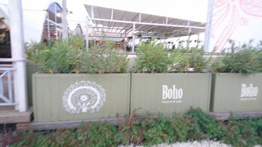 Ресторан "Бохо" олимпийский парк -озеленение кашпо