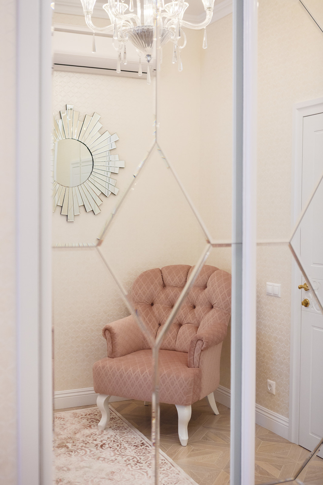 Нежная спальня для Елены Прекрасной