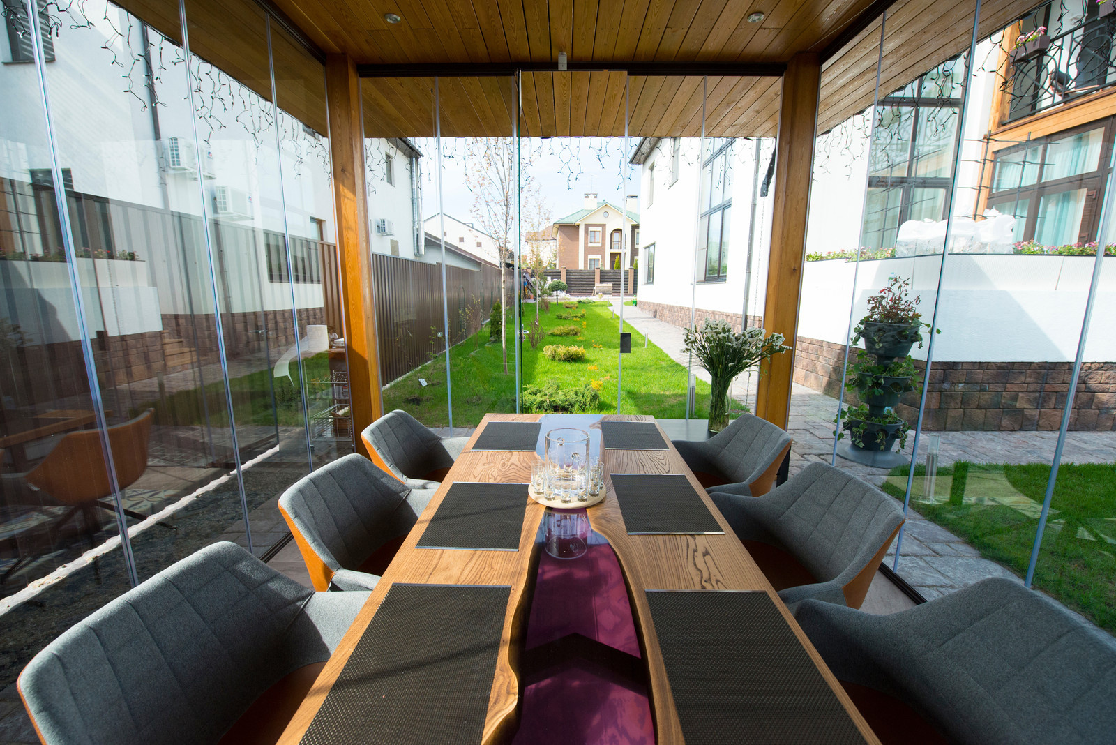 Садовый павильон с барбекю