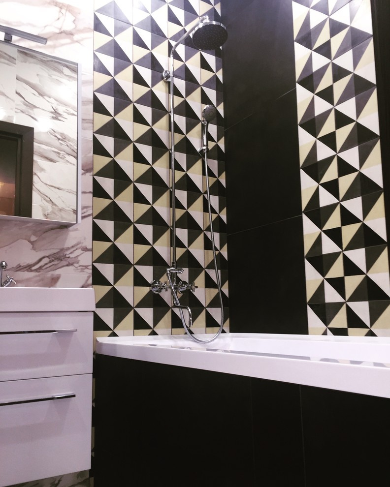 Ванная комната в мраморно-цементном убранстве