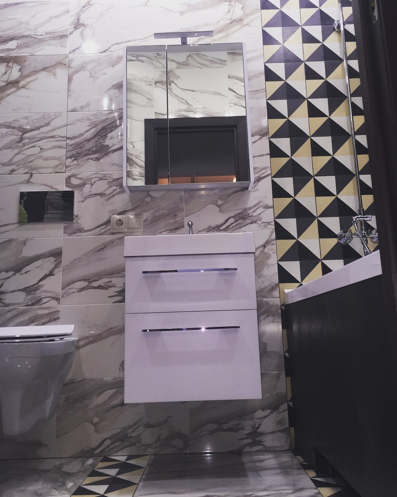 Ванная комната в мраморно-цементном убранстве