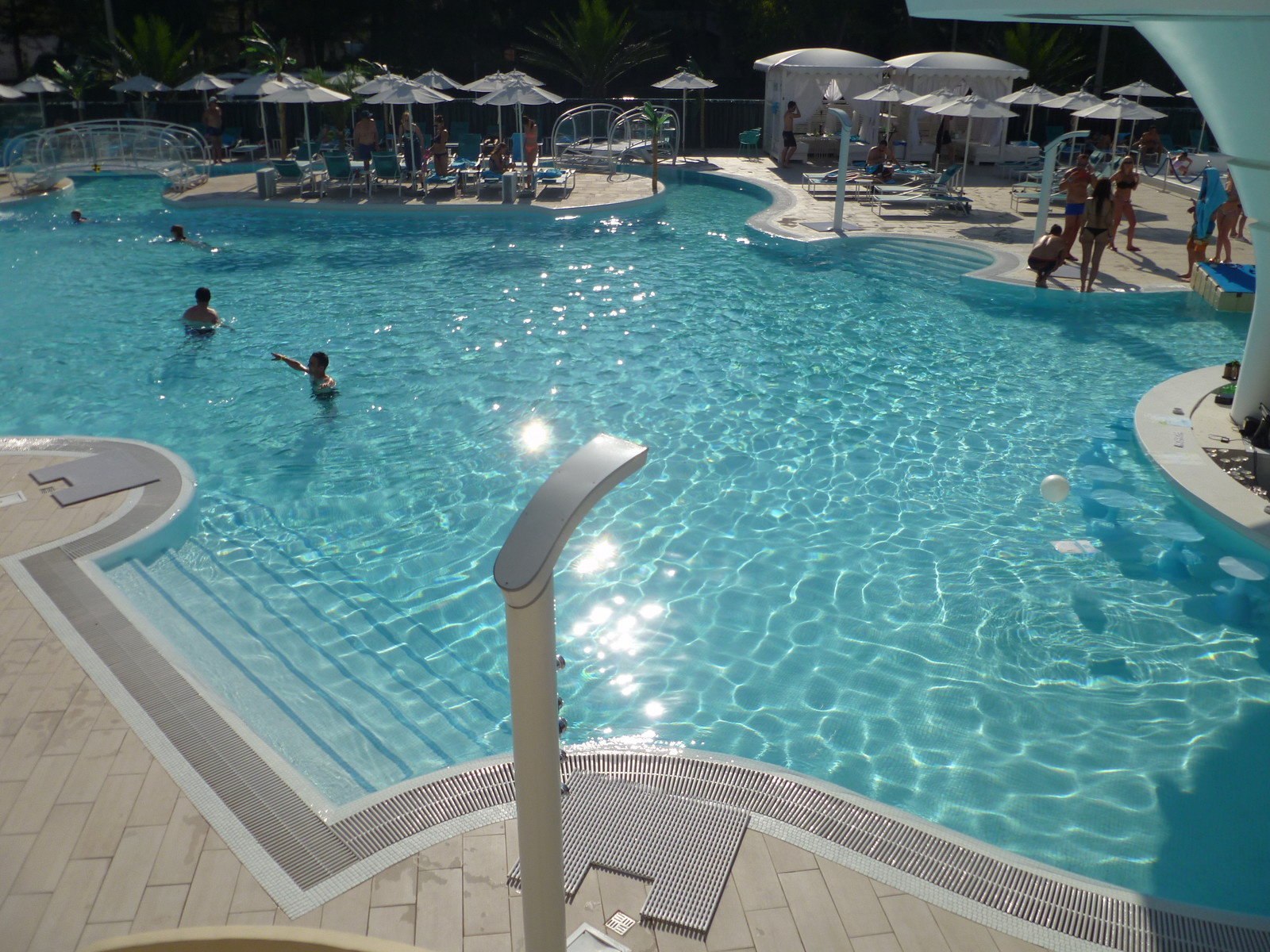 Bora-Bora beach club