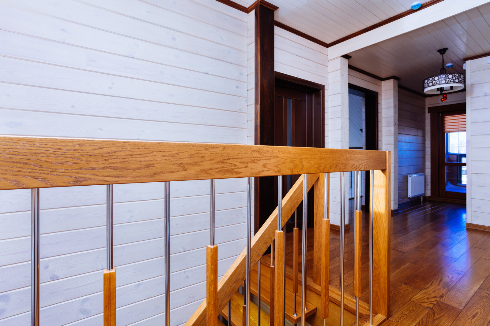 Обложка проекта: 28. Деревянная лестница на металлическом косоуре с подсветкой ступней в г. Канаш