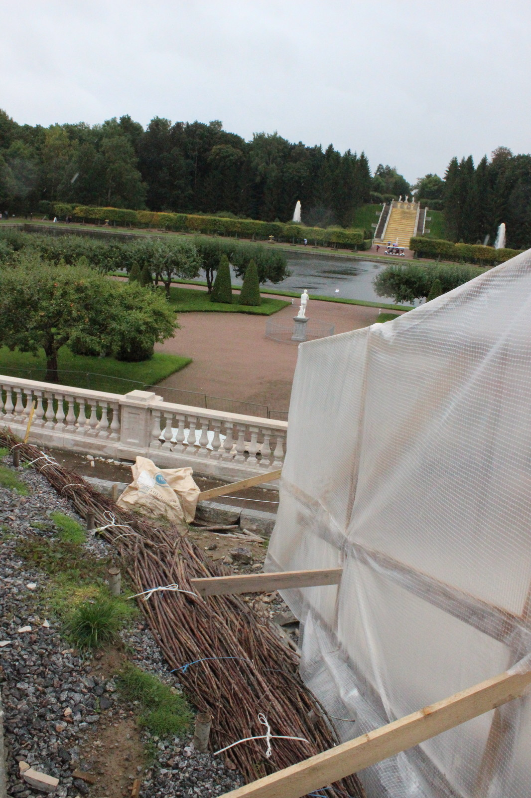 Петергоф. Укрепление вала.