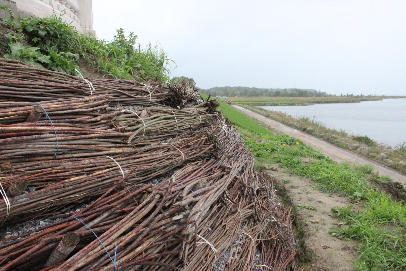 Петергоф. Укрепление вала.
