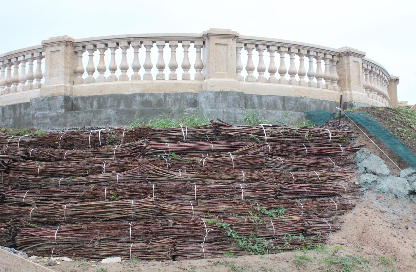 Петергоф. Укрепление вала.