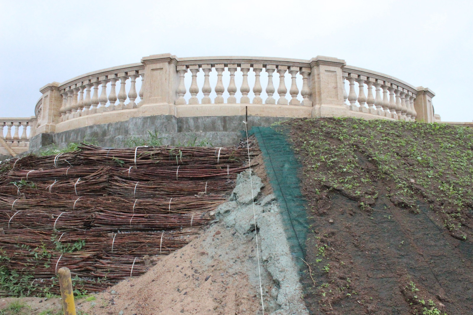 Петергоф. Укрепление вала.