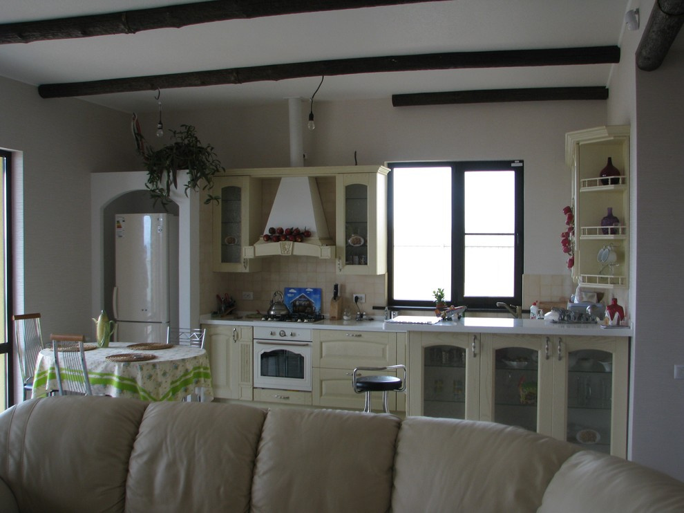 Дом во французком стиле,с балконом ,террасой и бассейном с баней