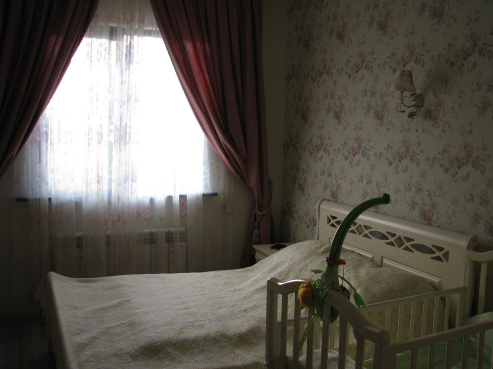 Дом во французком стиле,с балконом ,террасой и бассейном с баней