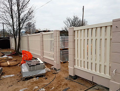 Светлые тона в ограждениях, это тренд 17 года