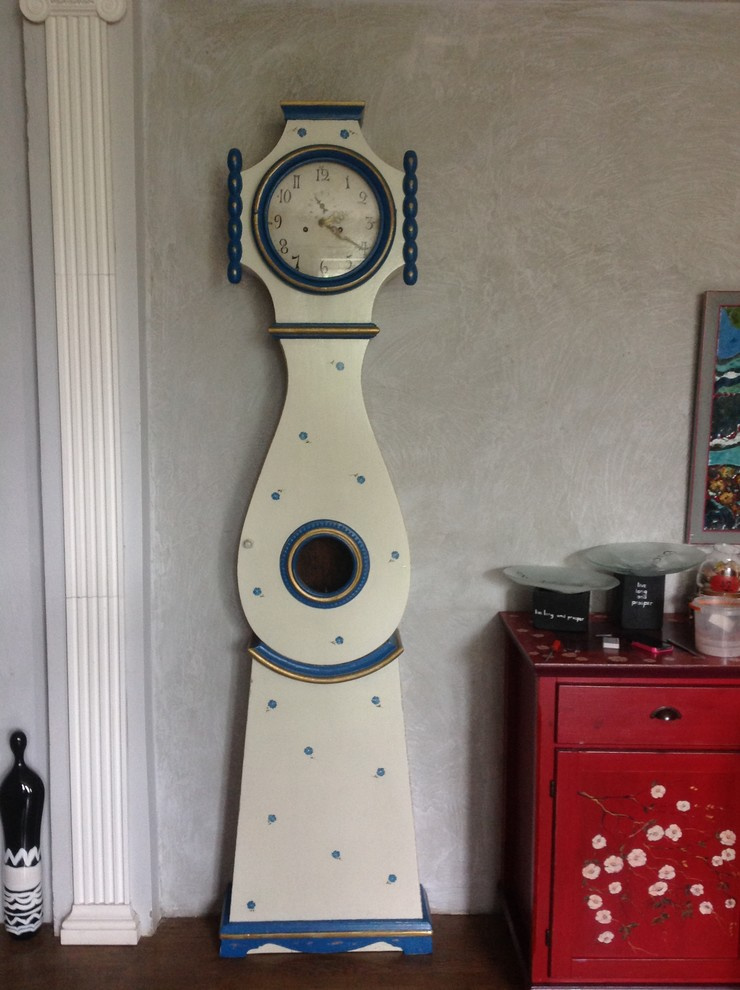 Арт-обновление и роспись мебели.