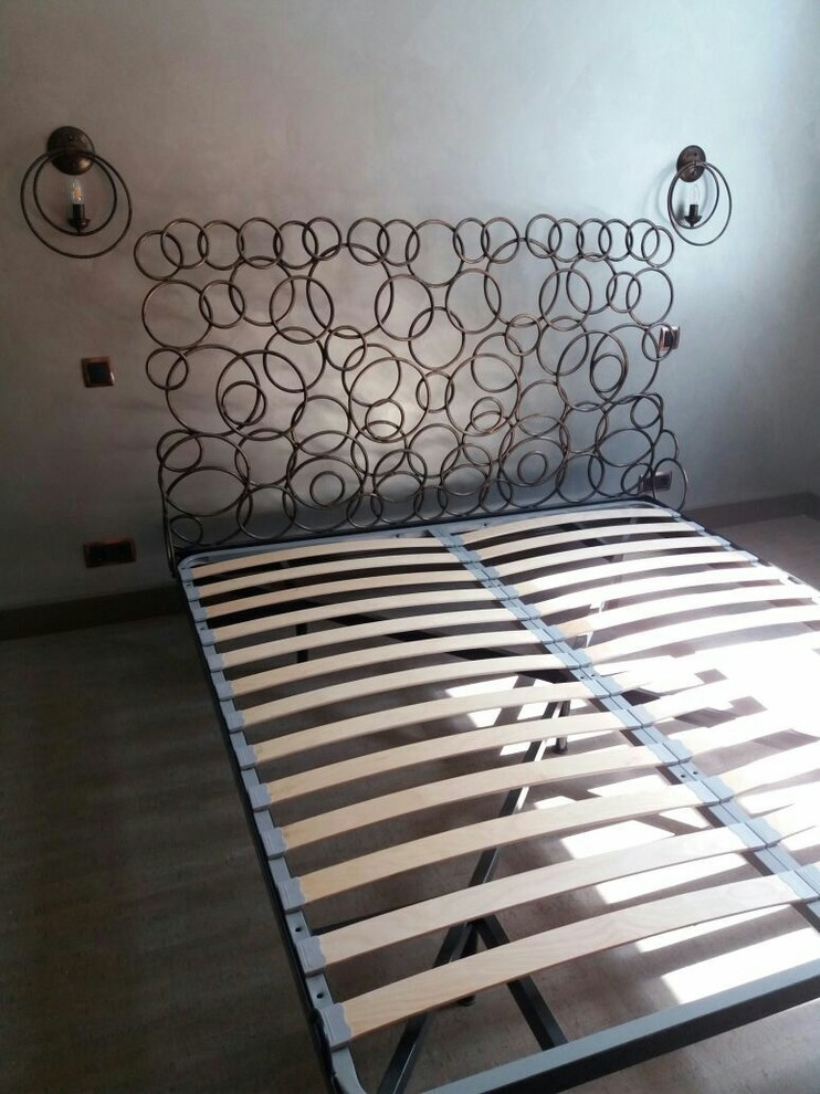 Обложка проекта: Кованая парящая кровать