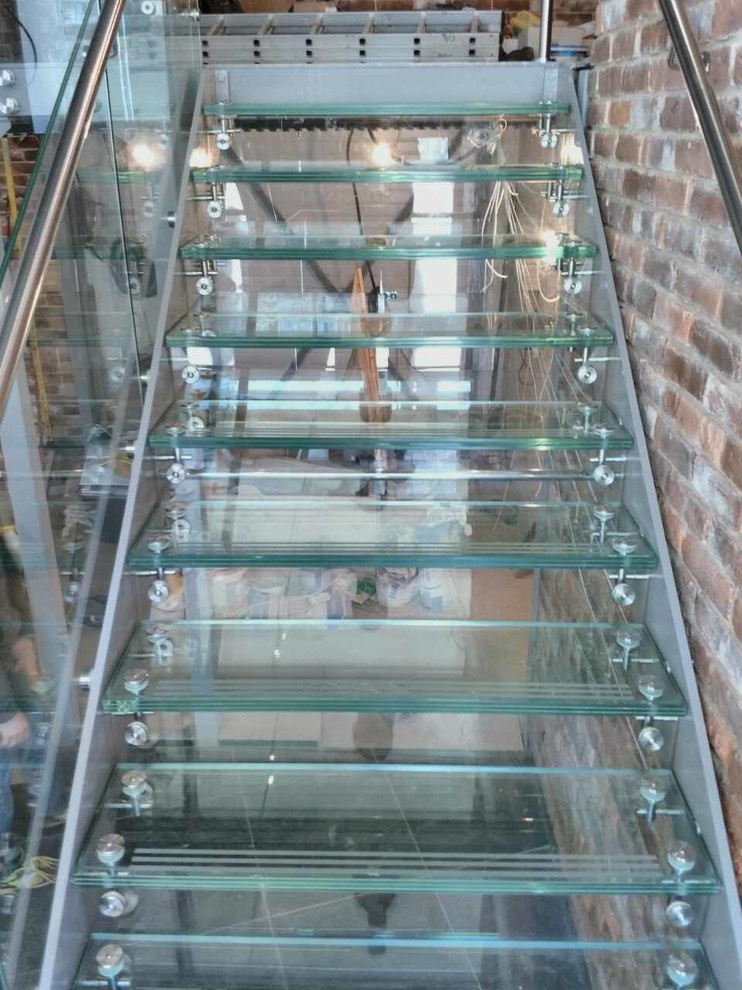 Обложка проекта: Лестницы из стекла