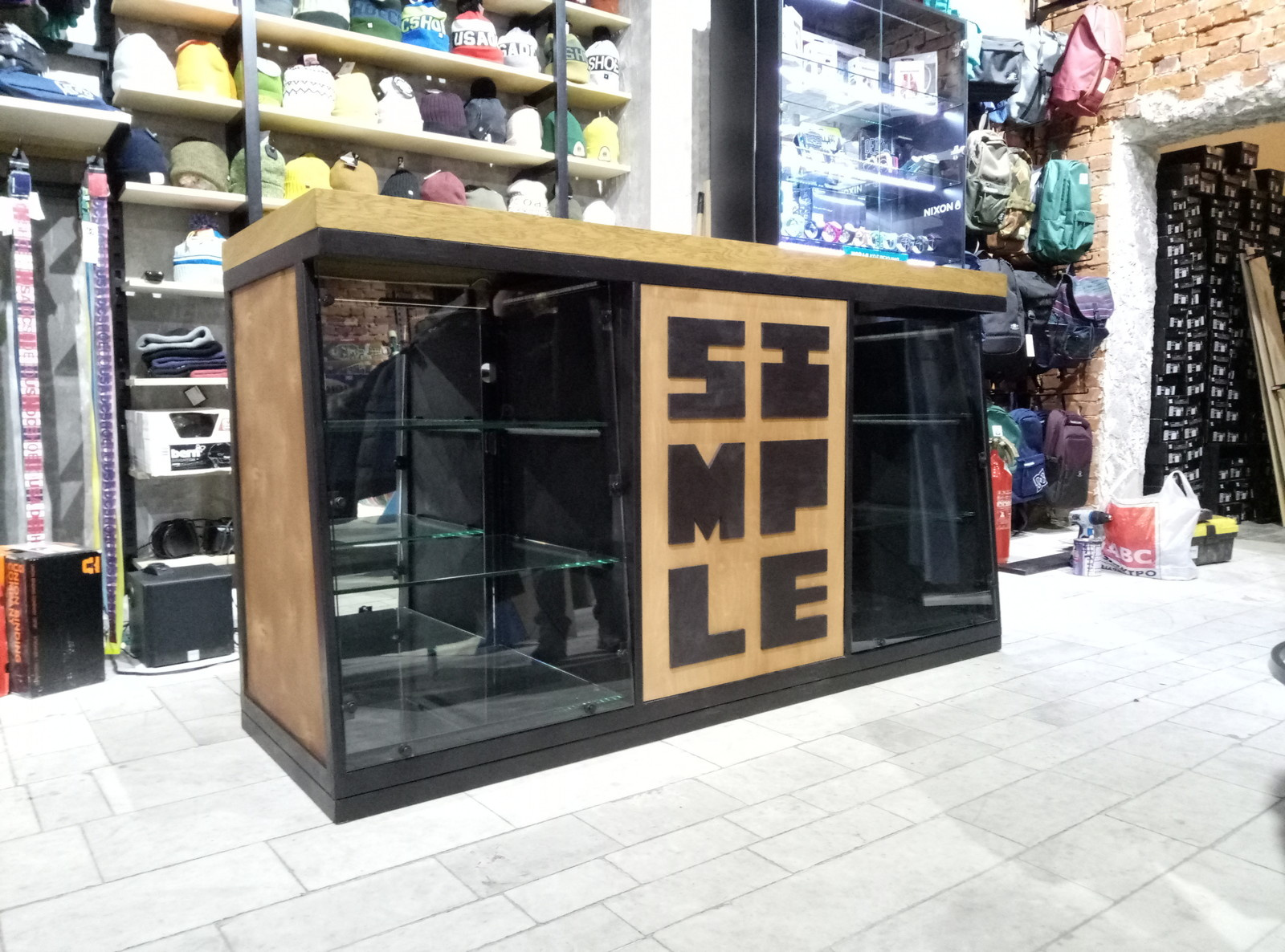 SIMPLE boardshop