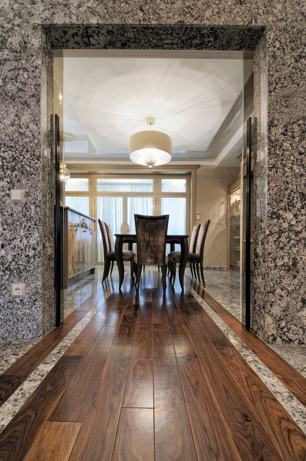 Квартира с массивной доской