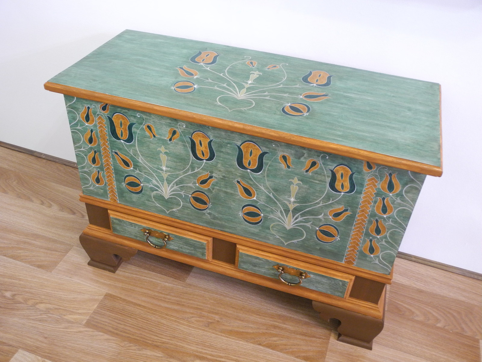 Обложка проекта: Авторская мебель ручной работы