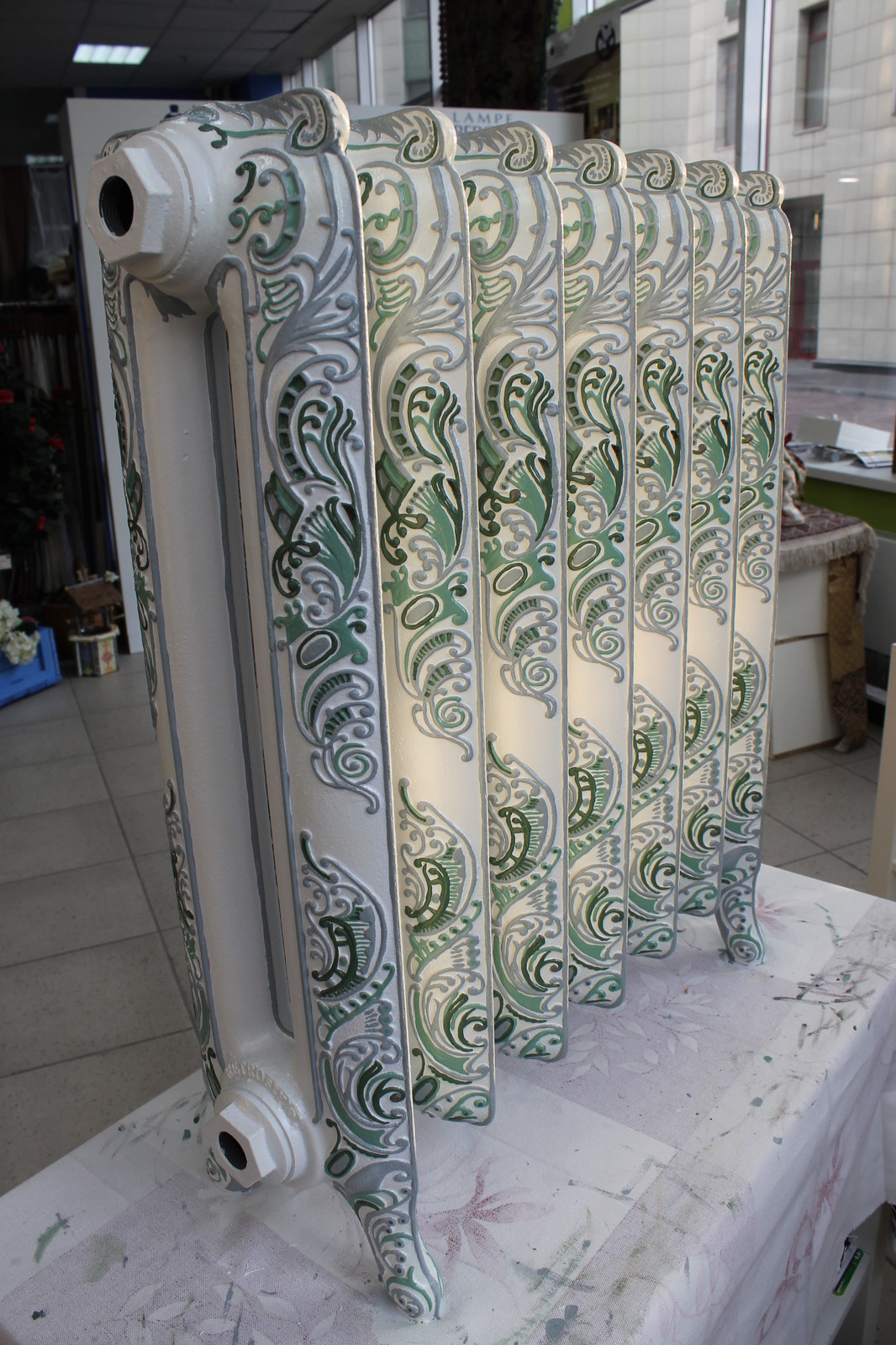 Радиатор, рогспись, декорирование. 3-х комнатная квартира.