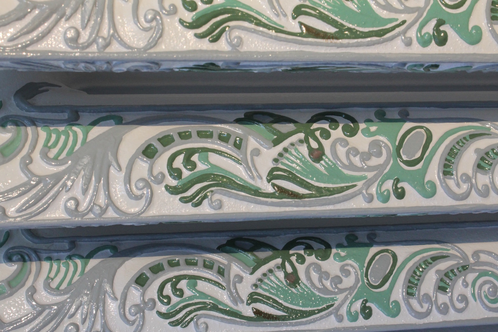 Радиатор, рогспись, декорирование. 3-х комнатная квартира.