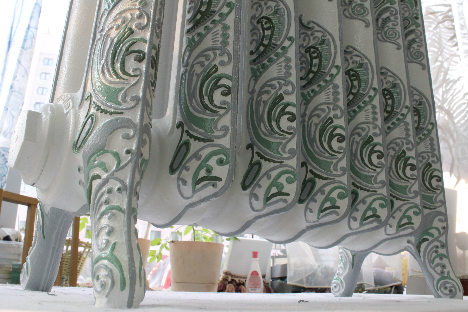 Радиатор, рогспись, декорирование. 3-х комнатная квартира.