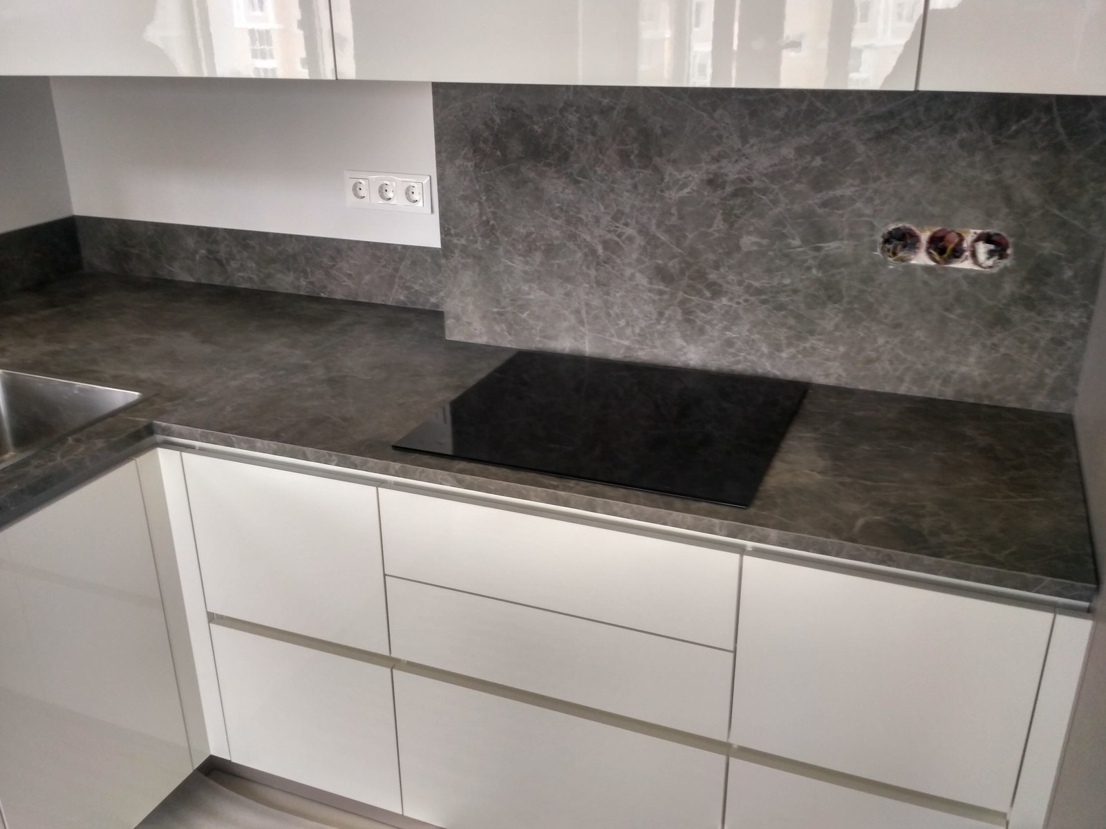 Кухня  из керамики laminam