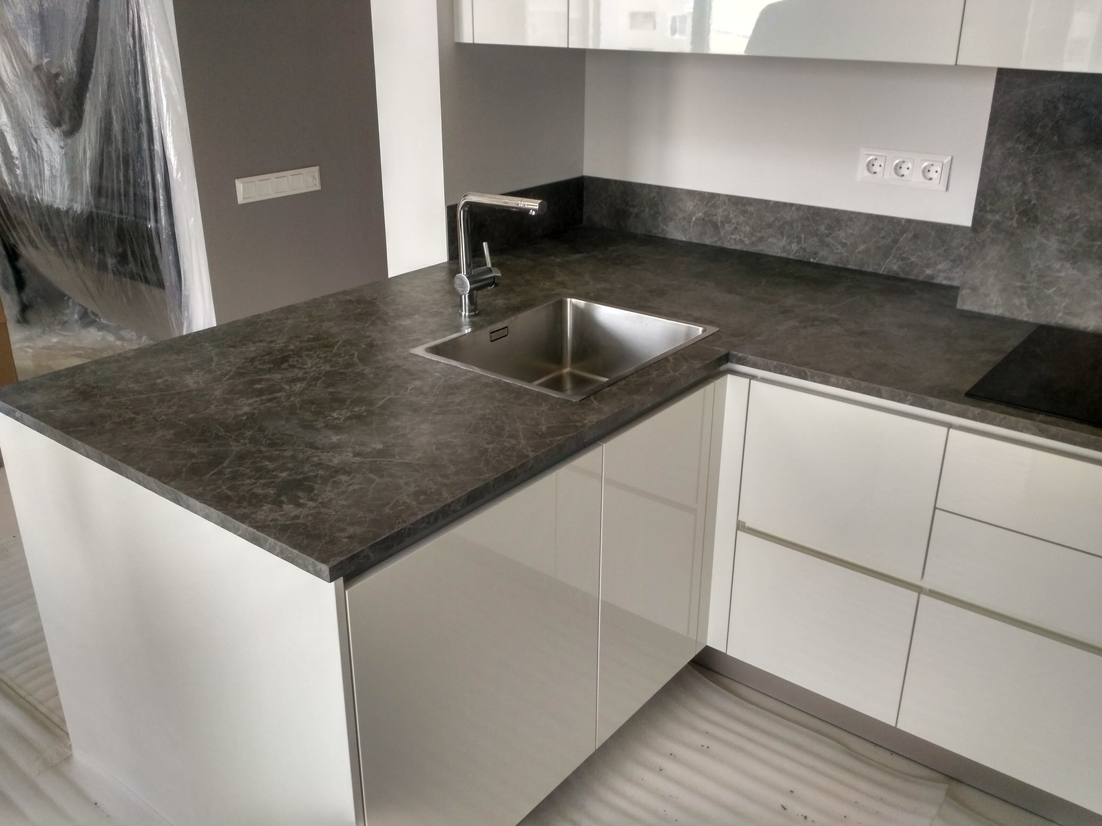 Кухня  из керамики laminam