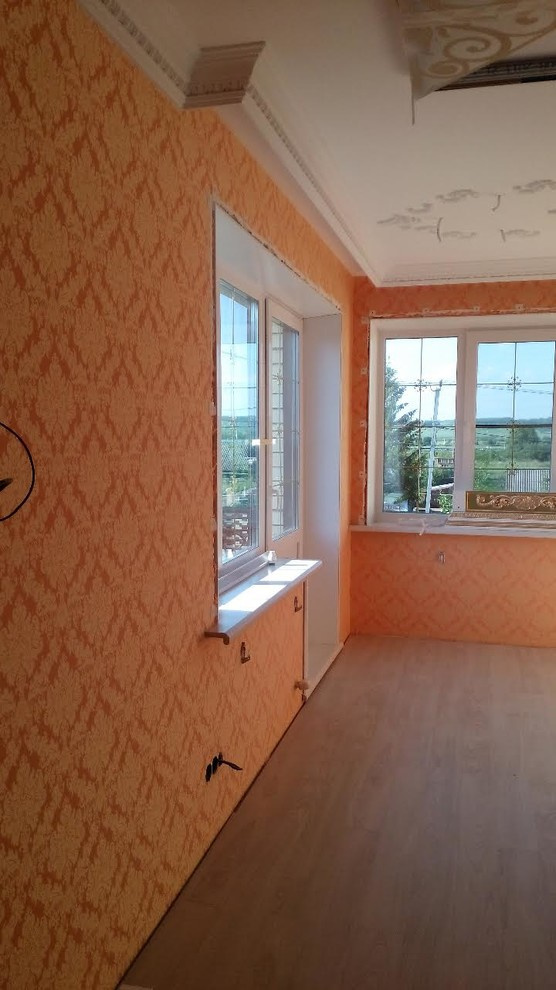 В РАБОЧИЙ ПОЛДЕНЬ