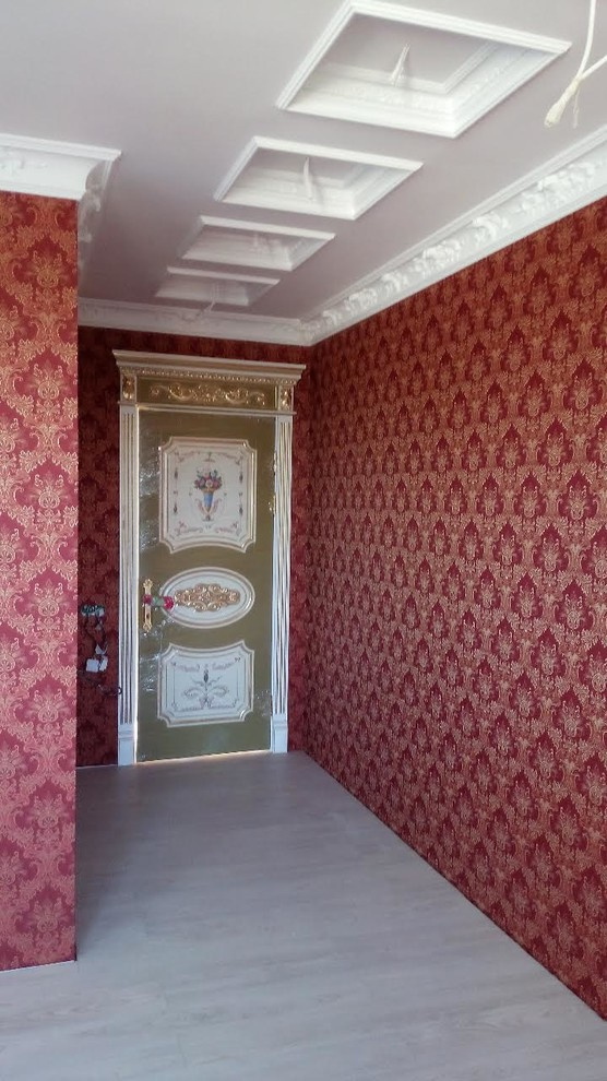 В РАБОЧИЙ ПОЛДЕНЬ