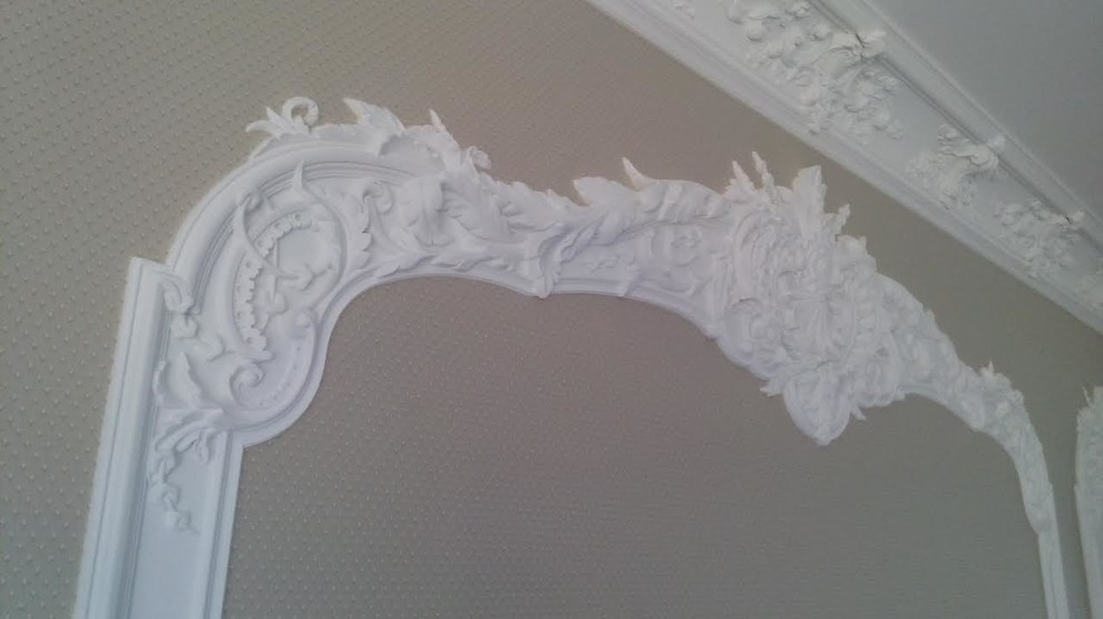 В РАБОЧИЙ ПОЛДЕНЬ