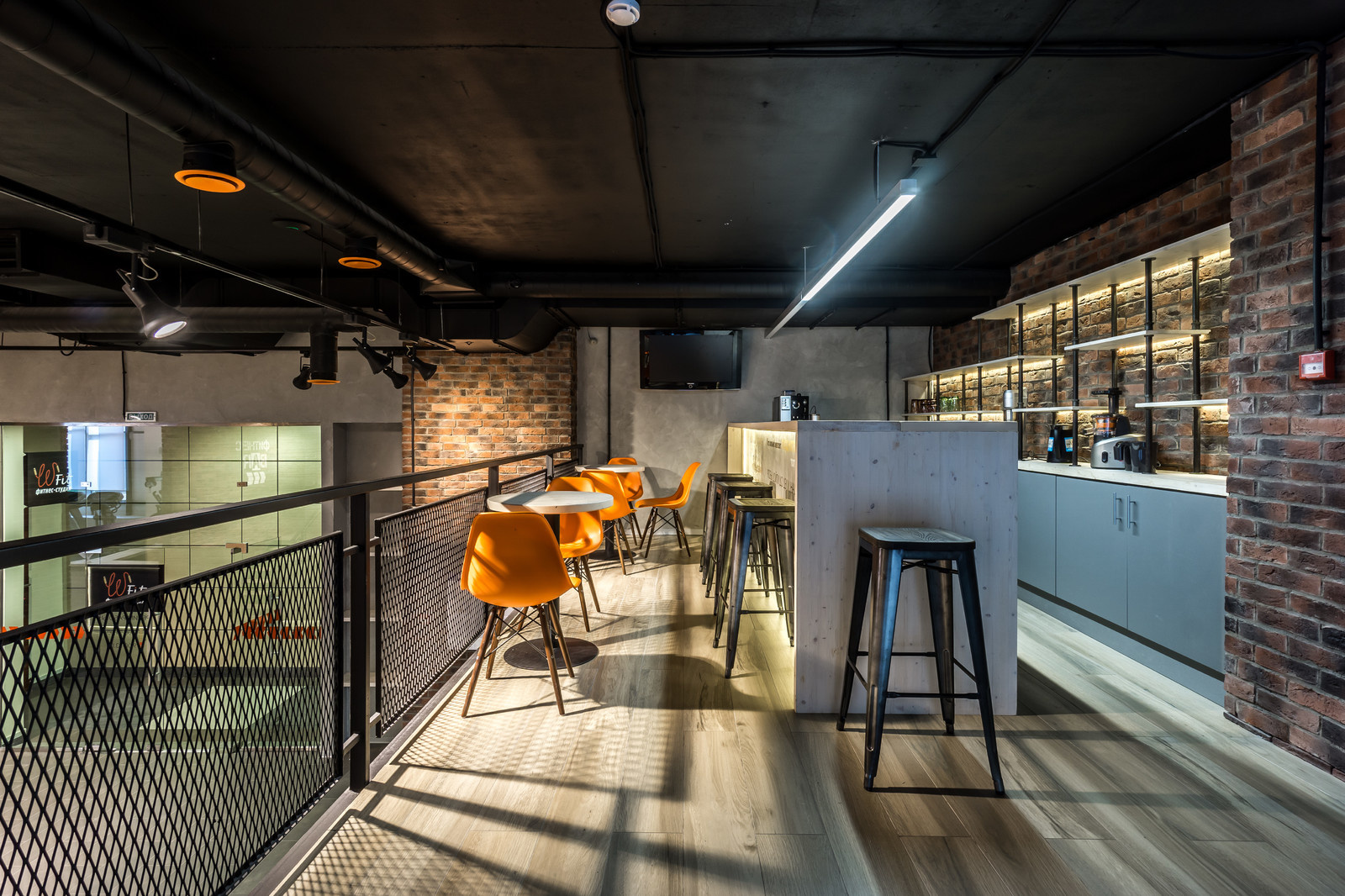 Фитнес-клуб "W-Fit"