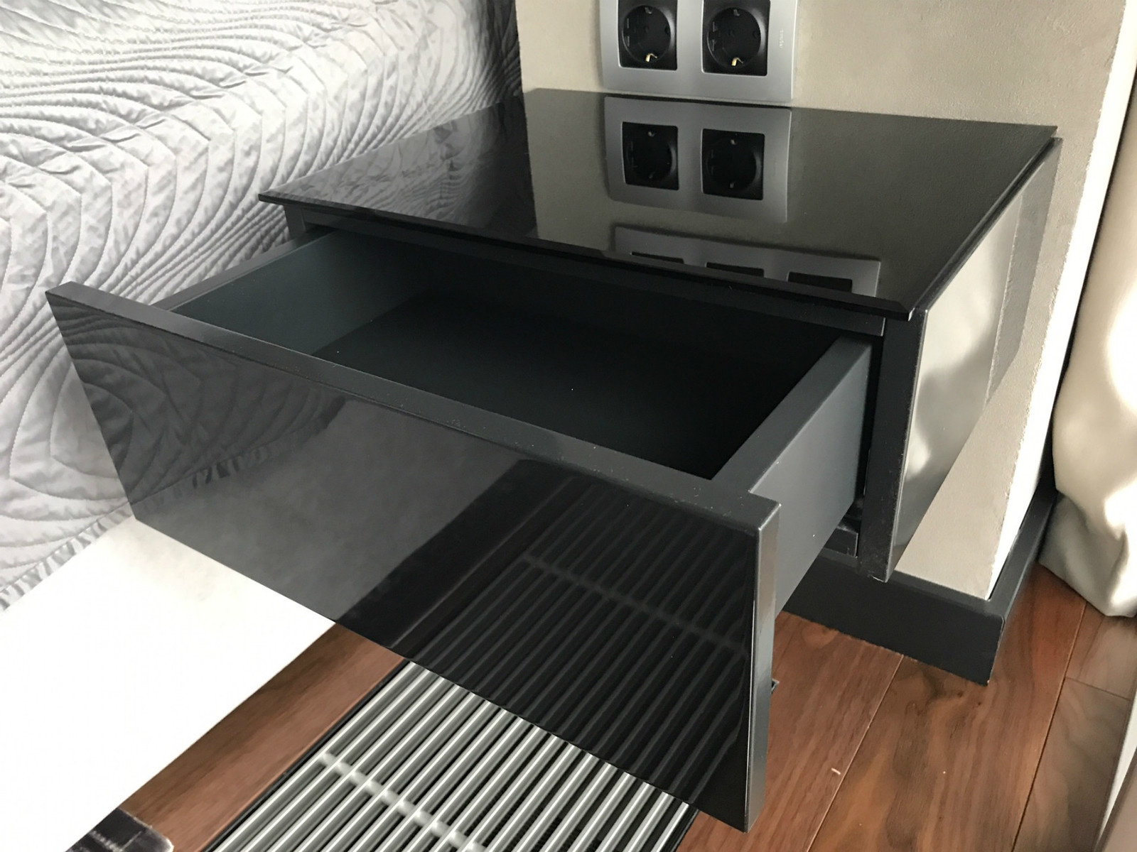 Спальня в современном стиле