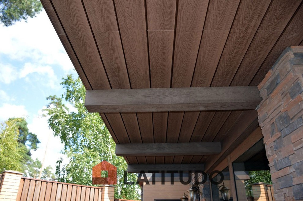 Подшивка крыши фасадной панелью ДПК