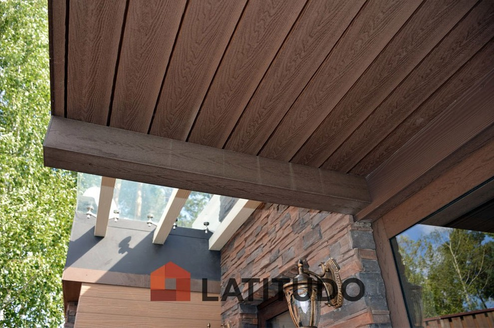 Подшивка крыши фасадной панелью ДПК