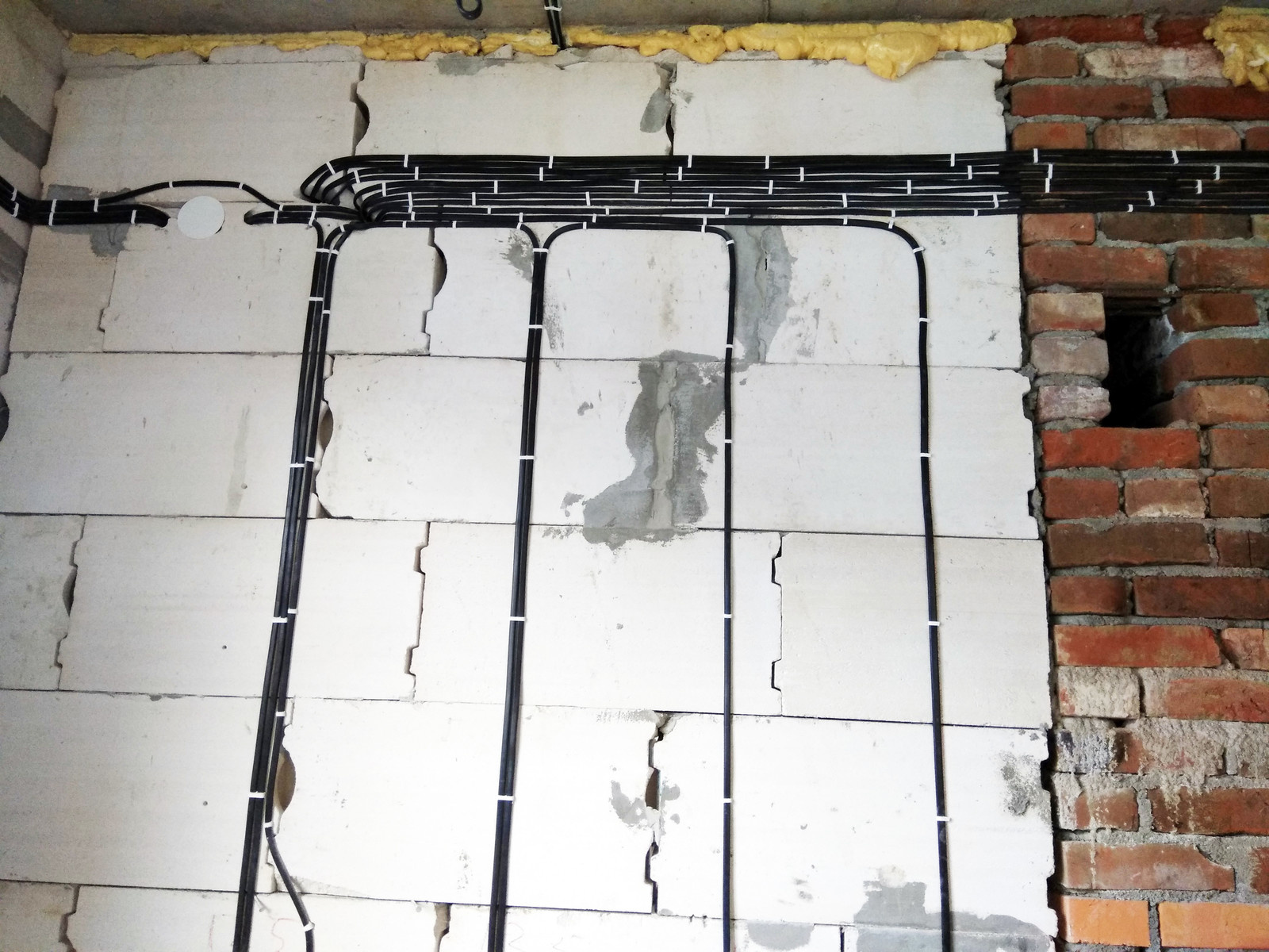 Электромонтаж коттеджа в Горловке