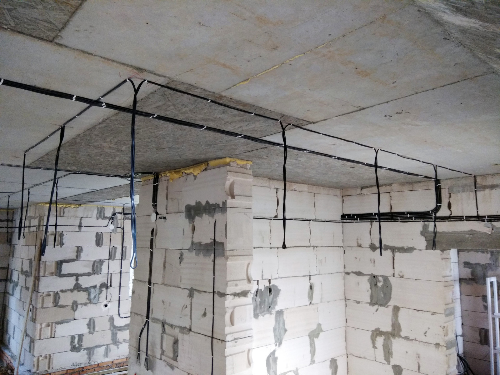 Обложка проекта: Электромонтаж коттеджа в Горловке