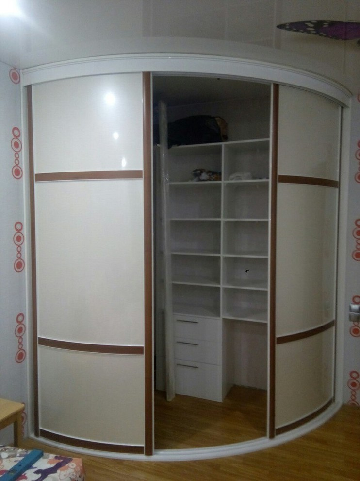 Обложка проекта: Нарайна - радиуссные шкафы-купе