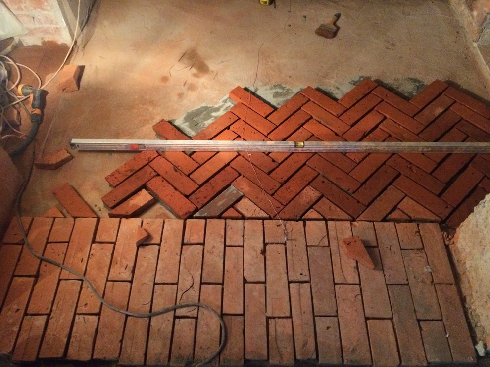 Кирпичный пол