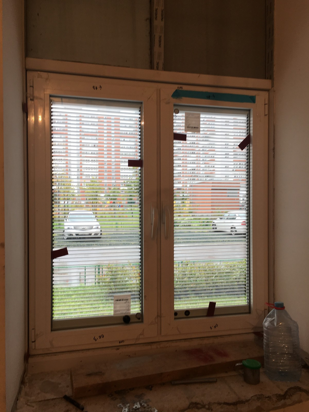 Встроенные в стеклопакет жалюзи