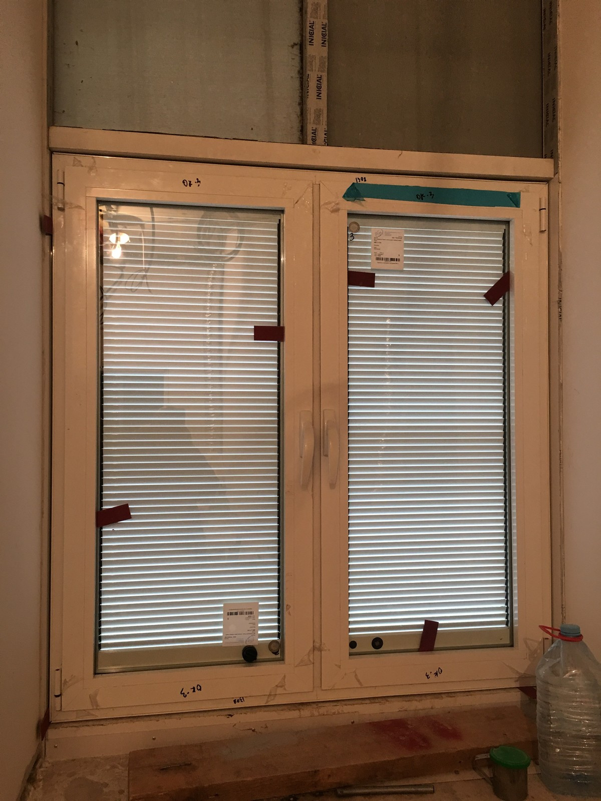 Обложка проекта: Встроенные в стеклопакет жалюзи