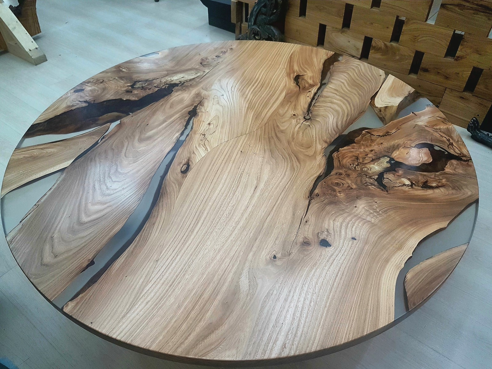Стол Live Edge Design из 2х цельных срезов, массив вяза