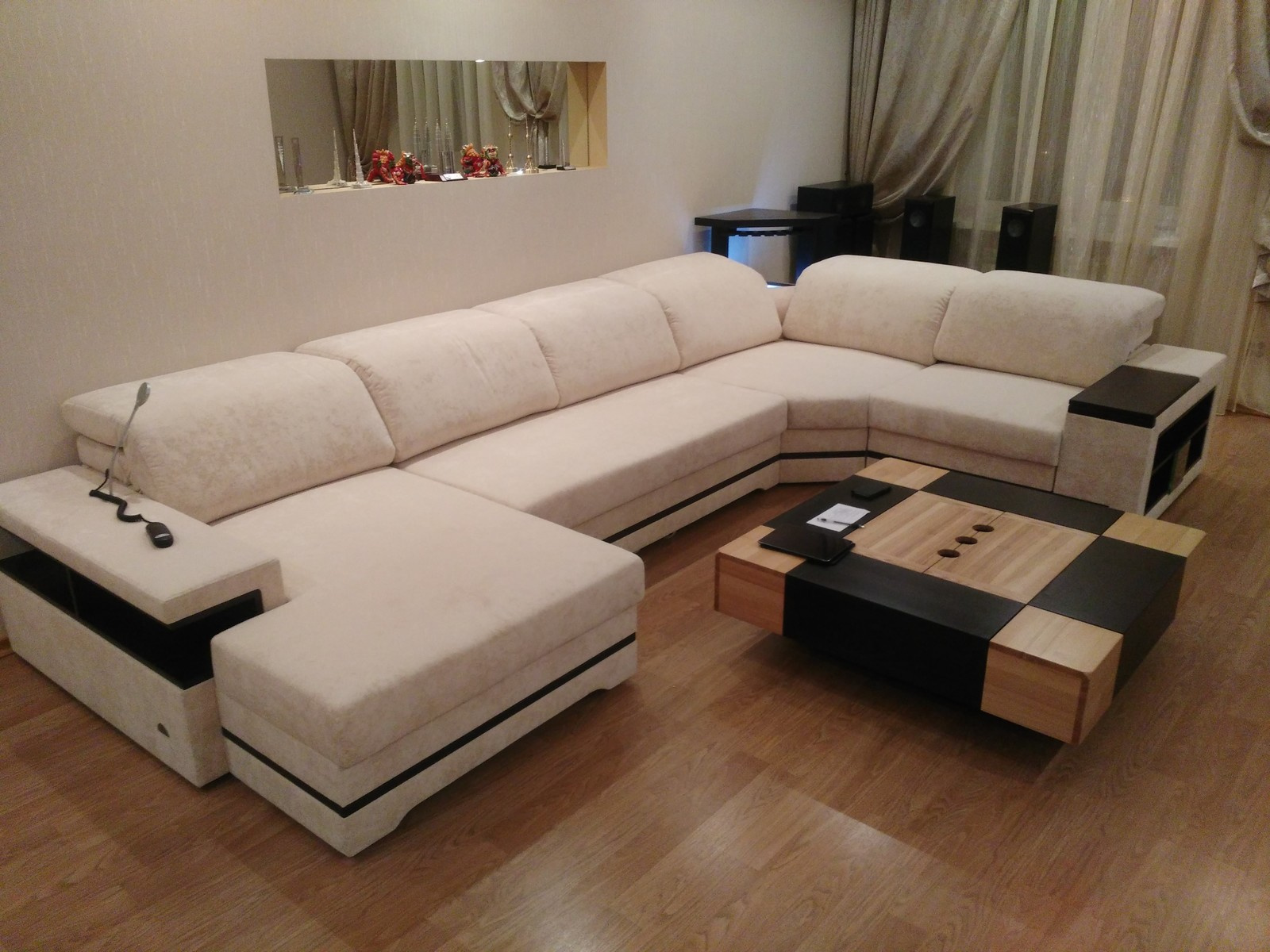 Мягкая мебель / гостинная